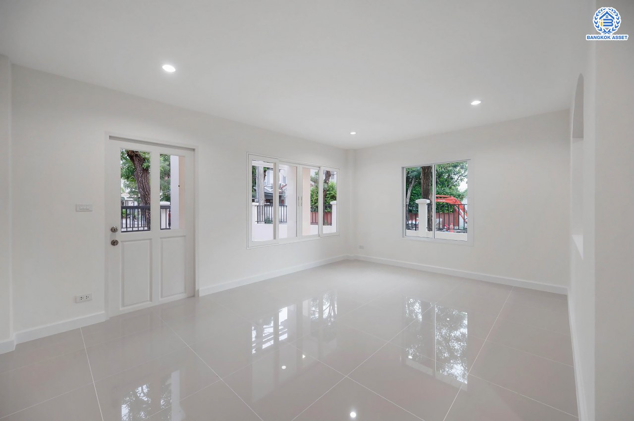 บ้านมือสองตกแต่งใหม่ โครงการ เพอร์เฟคเพลส รัตนาธิเบศร์-ไทรม้า รองรับความสุข บนเนื้อที่ 64.5 ตร.ว. พื้นที่ใช้สอย 190.43 ตร.ม. ฟังก์ชัน 3 ห้องนอน 3 ห้องน้ำ จอดรถได้ 2 คัน ทำเลเชื่อมต่อได้หลายเส้นทาง ติดถนนรัตนาธิเบศร์ และรถไฟฟ้าสายสีม่วง "สถานีบางรักน้อยท่าอิฐ"